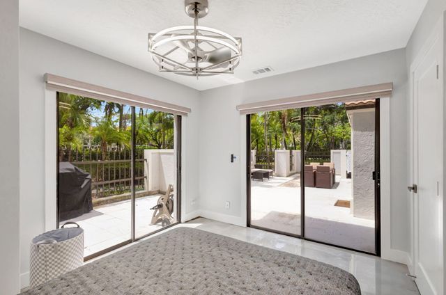 355 Prestwick Circle 4, Palm Beach Gardens, FL 33418