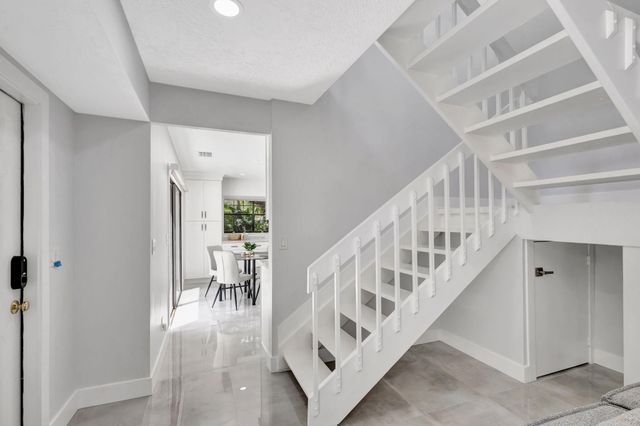 355 Prestwick Circle 4, Palm Beach Gardens, FL 33418