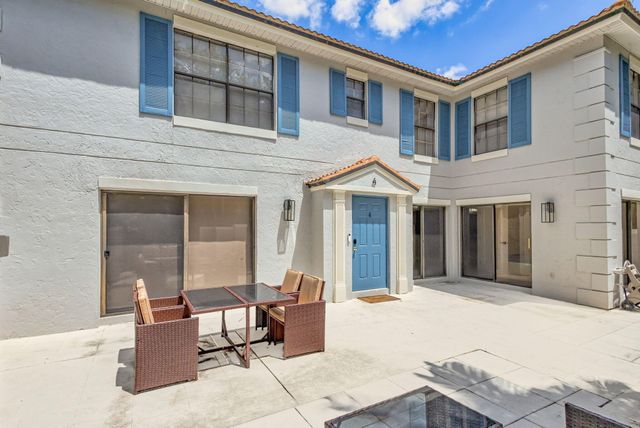 355 Prestwick Circle 4, Palm Beach Gardens, FL 33418