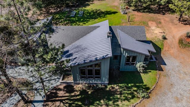 2863 April Ln, Mokelumne Hill, CA 95232