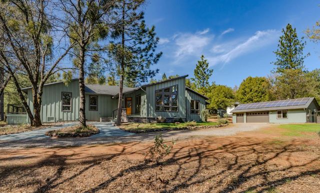 2863 April Ln, Mokelumne Hill, CA 95232