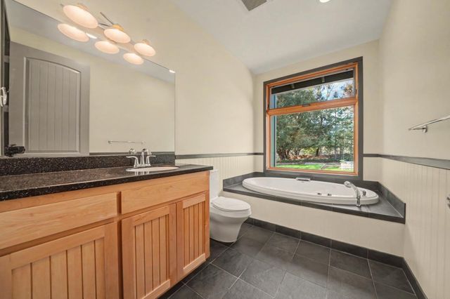 2863 April Ln, Mokelumne Hill, CA 95232