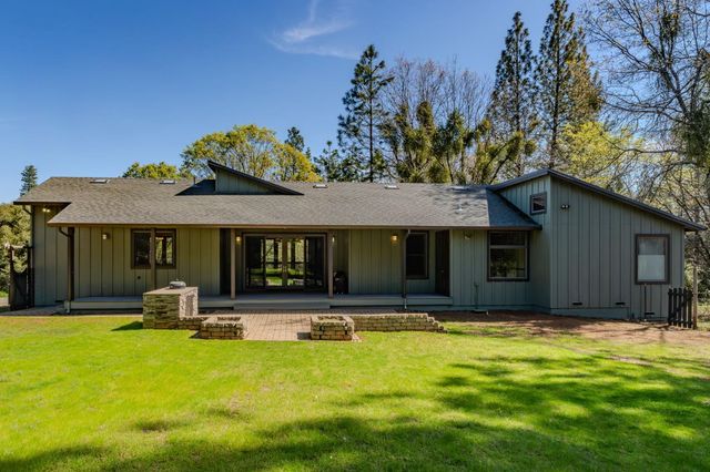 2863 April Ln, Mokelumne Hill, CA 95232