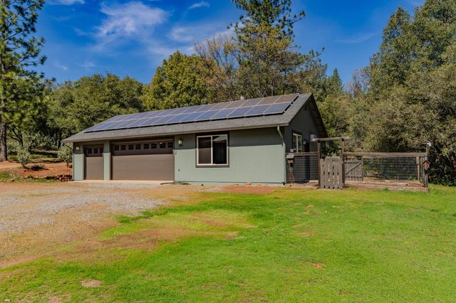 2863 April Ln, Mokelumne Hill, CA 95232