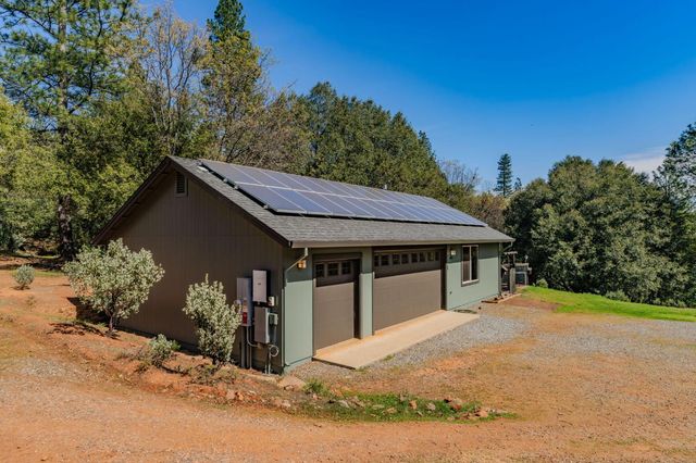 2863 April Ln, Mokelumne Hill, CA 95232