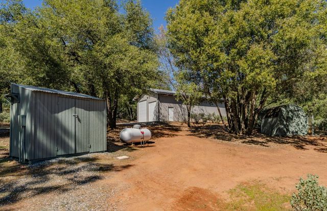 2863 April Ln, Mokelumne Hill, CA 95232