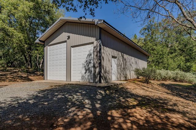 2863 April Ln, Mokelumne Hill, CA 95232