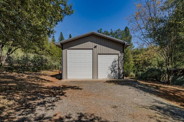 2863 April Ln, Mokelumne Hill, CA 95232