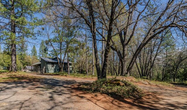 2863 April Ln, Mokelumne Hill, CA 95232