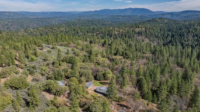 2863 April Ln, Mokelumne Hill, CA 95232