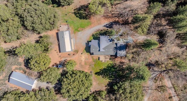 2863 April Ln, Mokelumne Hill, CA 95232
