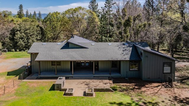 2863 April Ln, Mokelumne Hill, CA 95232