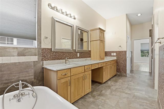 8963 SW 80TH AVENUE, Gainesville, FL 32608