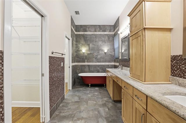 8963 SW 80TH AVENUE, Gainesville, FL 32608