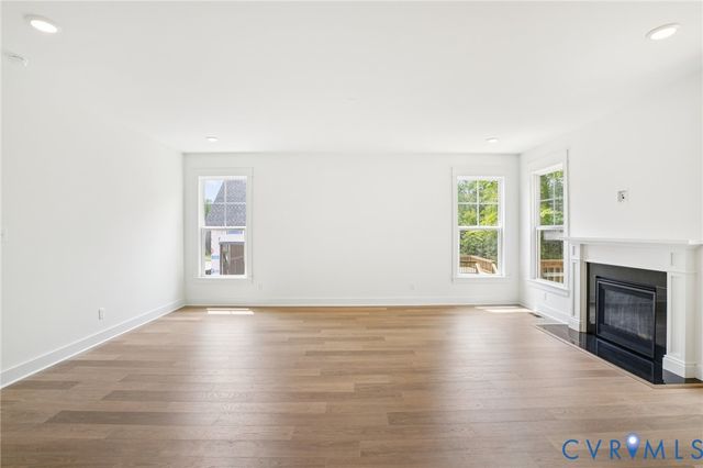 4013 Robins Ridge Dr, Moseley, VA 23120