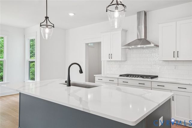 4013 Robins Ridge Dr, Moseley, VA 23120