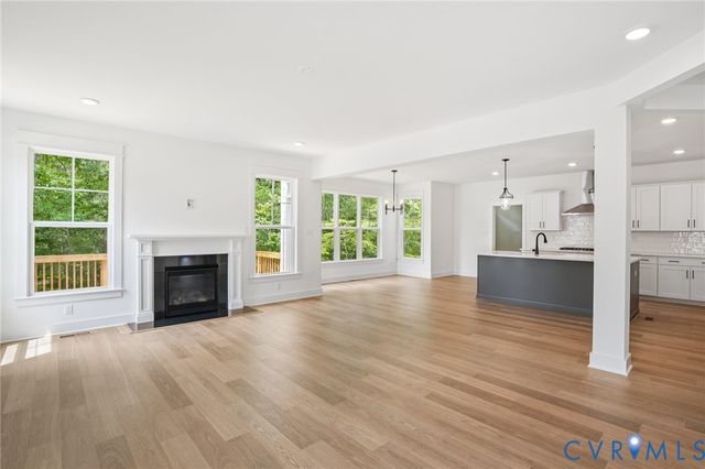 4013 Robins Ridge Dr, Moseley, VA 23120