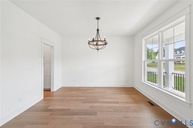 4013 Robins Ridge Dr, Moseley, VA 23120