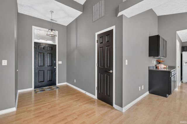 9715 Clippinger Road, Evansville, IN 47725