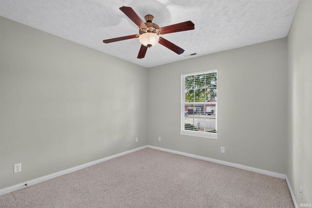 9715 Clippinger Road, Evansville, IN 47725