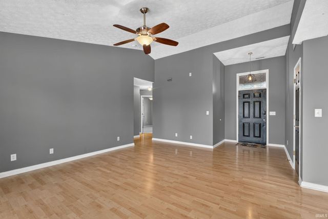 9715 Clippinger Road, Evansville, IN 47725