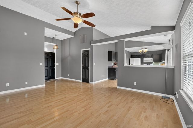 9715 Clippinger Road, Evansville, IN 47725