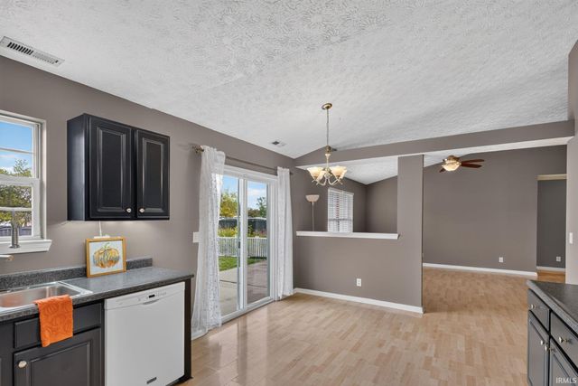 9715 Clippinger Road, Evansville, IN 47725