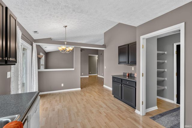 9715 Clippinger Road, Evansville, IN 47725