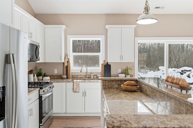 2824 E B Avenue, Cooper Twp, MI 49080