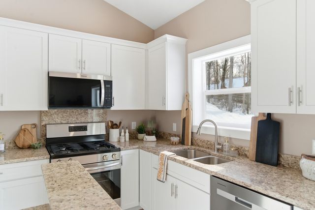2824 E B Avenue, Cooper Twp, MI 49080