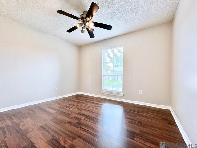 18440 Lakefield Ave, Baton Rouge, LA 70817