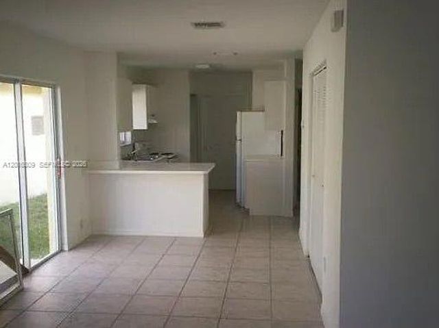 917 SW 8th Pl, Florida City, FL 33034