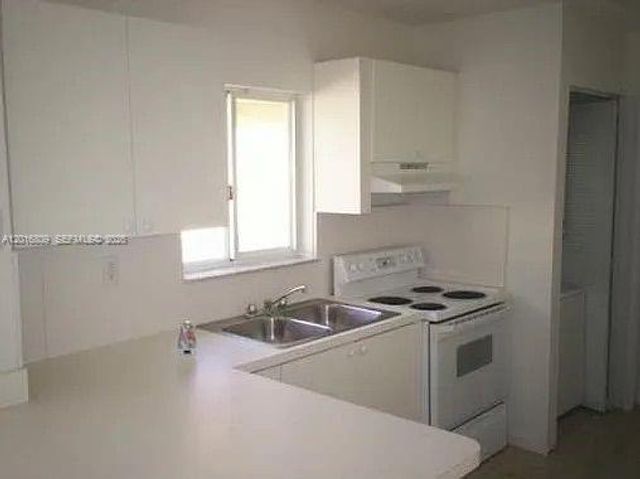 917 SW 8th Pl, Florida City, FL 33034