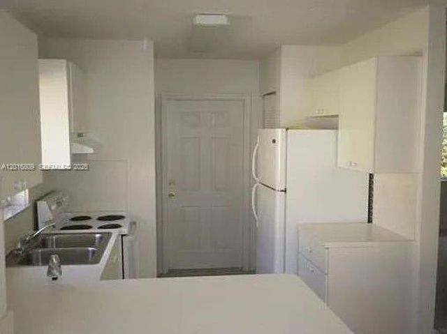 917 SW 8th Pl, Florida City, FL 33034