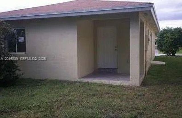 917 SW 8th Pl, Florida City, FL 33034