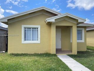 917 SW 8th Pl, Florida City, FL 33034