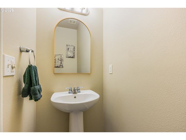 8201 Ne 53RD Way, Vancouver, WA 98662