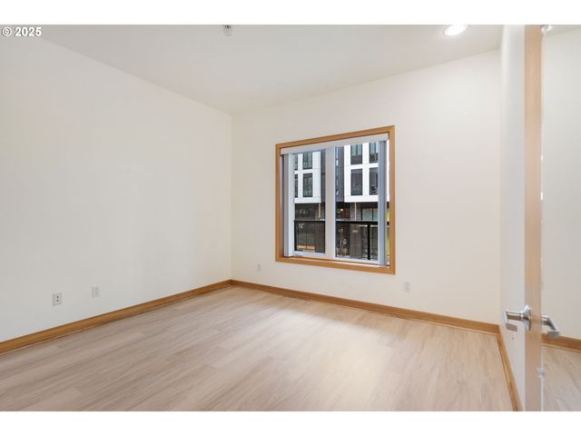 300 W 8TH St 220, Vancouver, WA 98660