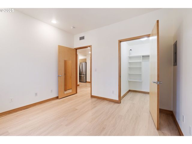 300 W 8TH St 220, Vancouver, WA 98660