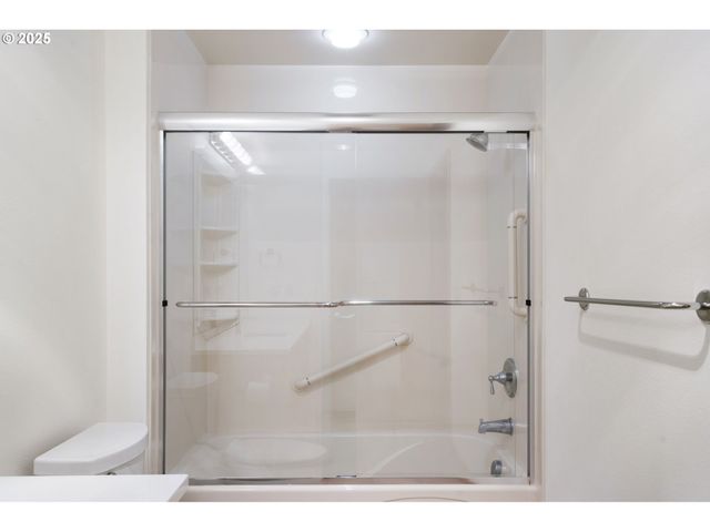 300 W 8TH St 220, Vancouver, WA 98660