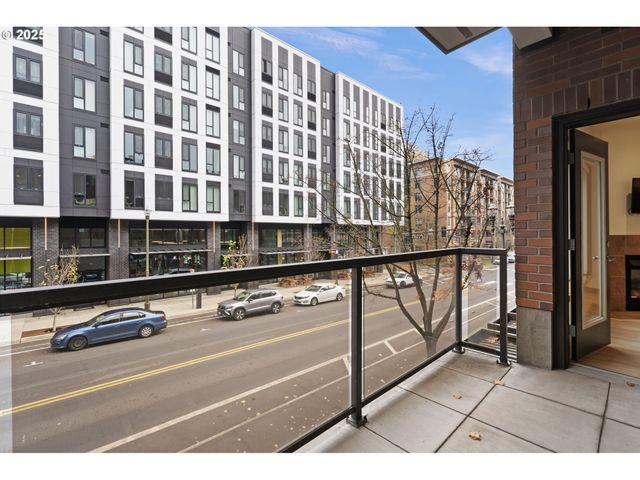 300 W 8TH St 220, Vancouver, WA 98660