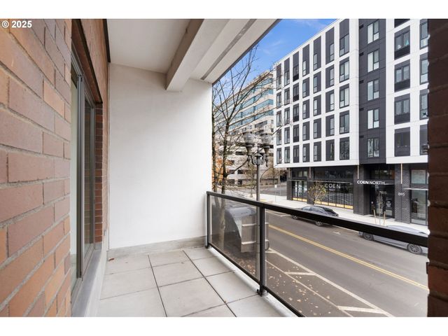 300 W 8TH St 220, Vancouver, WA 98660