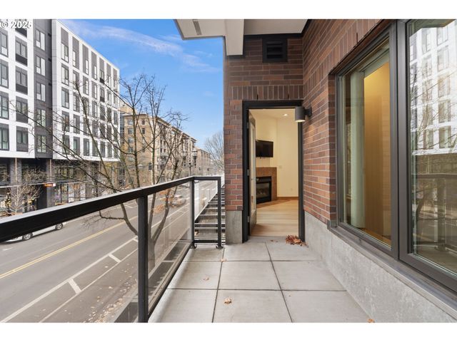 300 W 8TH St 220, Vancouver, WA 98660