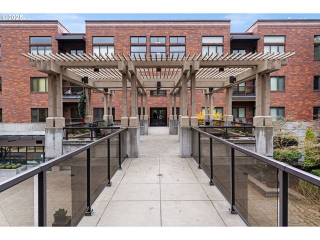 300 W 8TH St 220, Vancouver, WA 98660