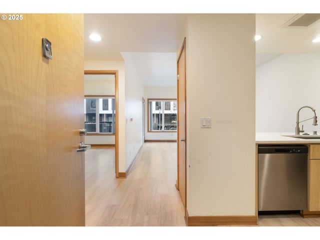 300 W 8TH St 220, Vancouver, WA 98660