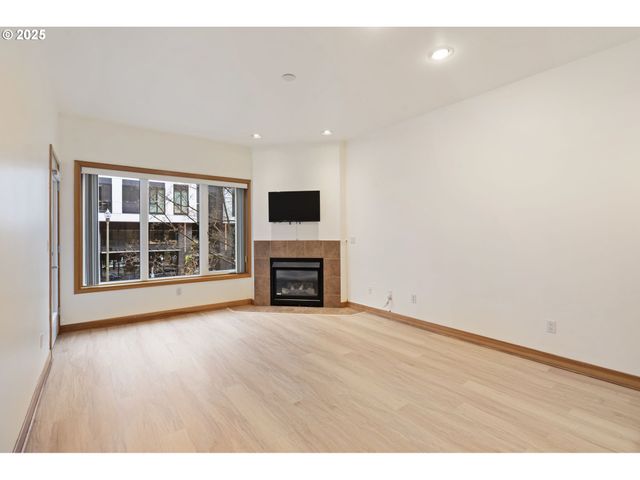 300 W 8TH St 220, Vancouver, WA 98660