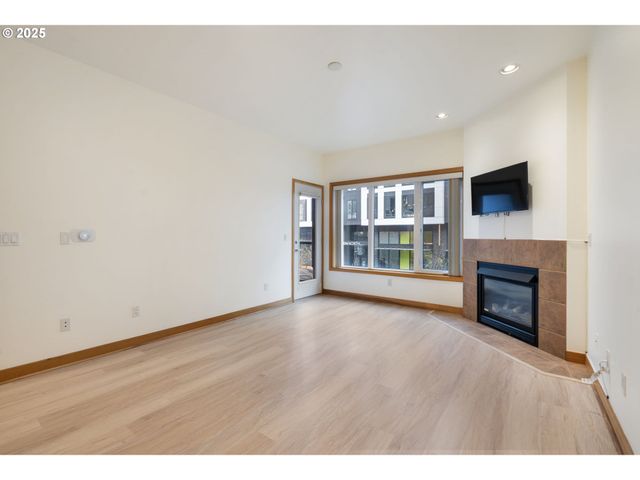 300 W 8TH St 220, Vancouver, WA 98660