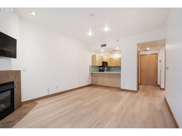 300 W 8TH St 220, Vancouver, WA 98660