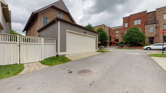 20 Daniels Dr, Franklin, TN 37064