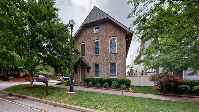 20 Daniels Dr, Franklin, TN 37064